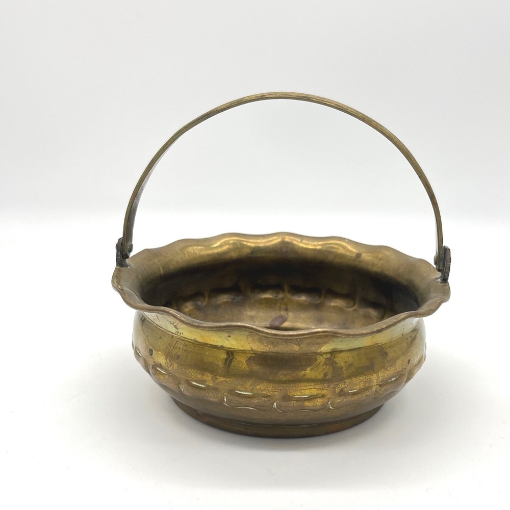 Vintage Brass Mini Basket Bowl Scalloped Rim‎ Swing Handle Trinket Dish 5 inch
